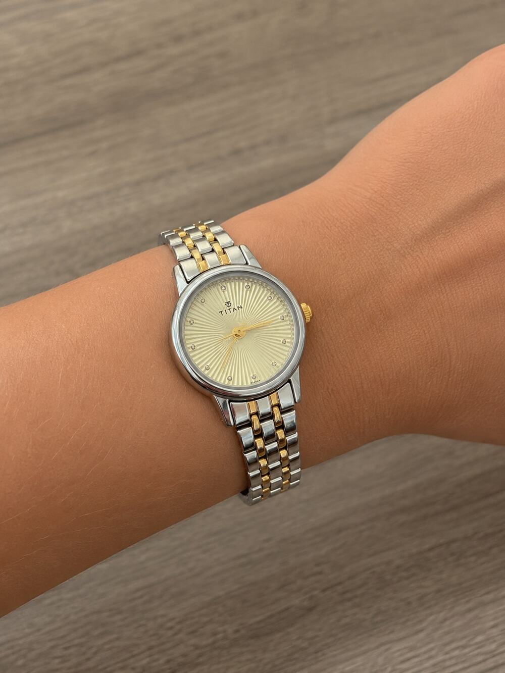 Anne Klein II Two-Tone Silver Gold Date Watch – Needs New Battery